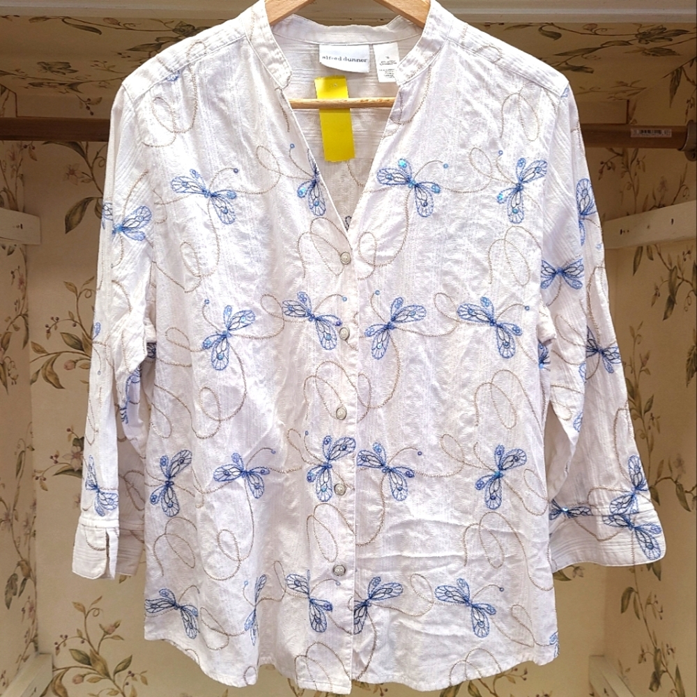 Alfred Dunner coastal granny dragonfly embroidered top